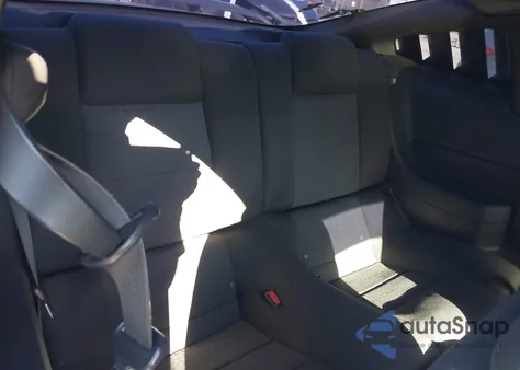 2008 Ford Mustang V6 Deluxe/V6 Premium z USA, uszkodzony, nr VIN 1ZVHT80N285138266